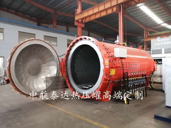 热压罐成型产品（碳纤维家居）2.jpg